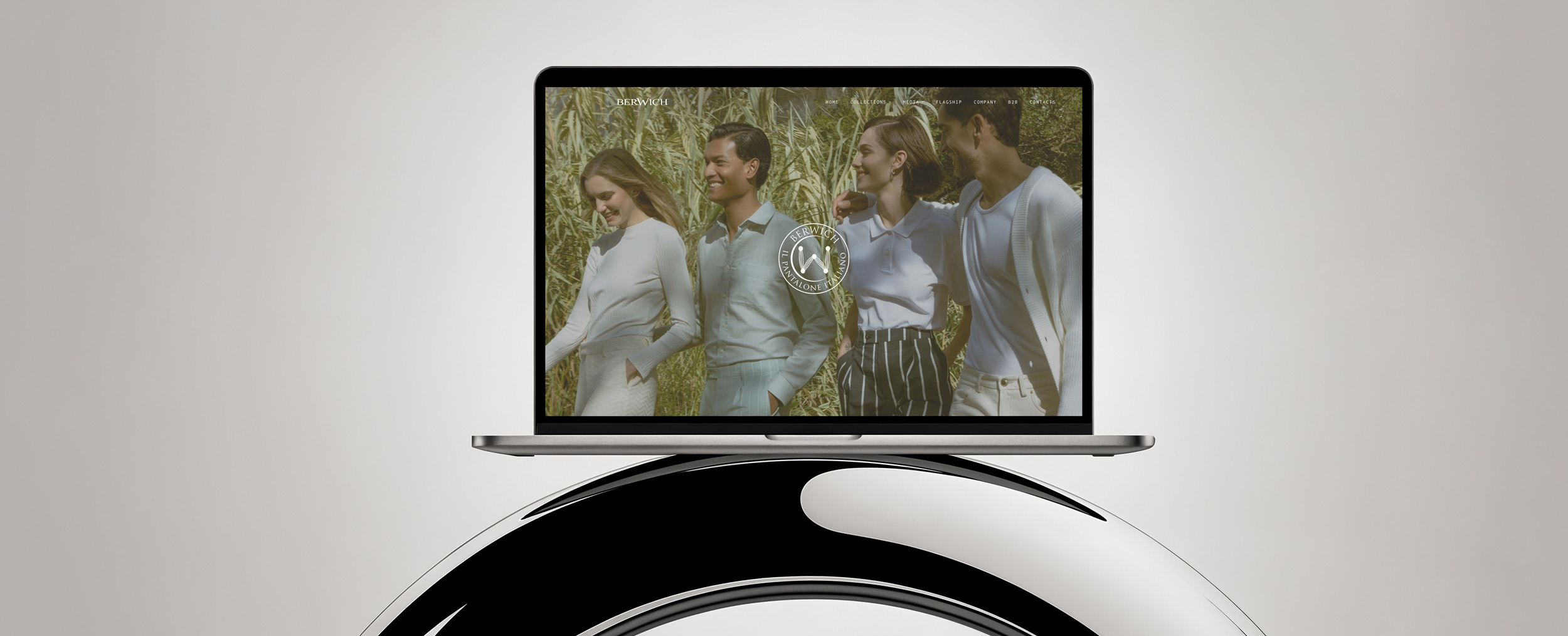 computer portatile raffigurante l'immagine di 4 modelli del brand Berwich: ambito gestione e-commerce fashion